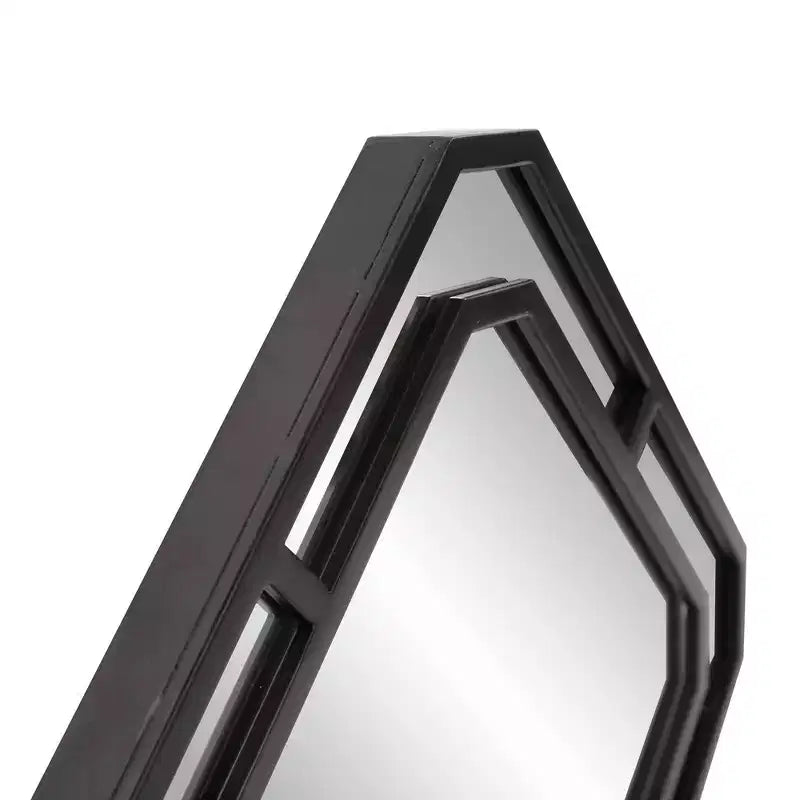 Howard Elliott 15,75"x15,75" Specchio da Parete con Dettagli a Diamante con Cornice in Metallo Nero Opaco