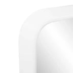 Specchio da parete contemporaneo Howard Elliott con cornice quadrata curva bianco: 16,5" in poliuretano moderno, nessun assemblaggio richiesto