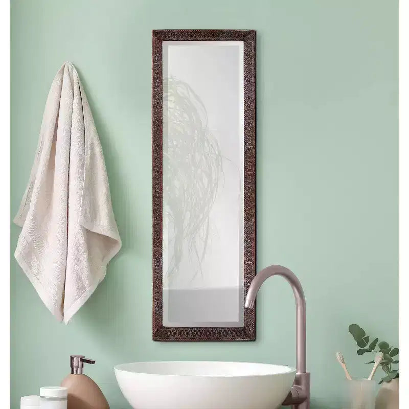 Howard Elliott Specchio rettangolare a figura intera 12"x36" con cornice in metallo lavorata a mano, bronzo: elegante arredamento moderno