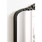 Specchio ad arco Barberry di Kate & Laurel All Things Decor, 71x89 cm, in MDF nero