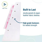 WildKin, Scaffale portagiochi originale in pelle vegana per bambini, legno bianco con rosa chiaro/rosa scuro: libreria in MDF a 4 ripiani, età 3-10 anni