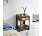 Comodino rustico in rattan con cassetti, comodino in legno per camere da letto in stile rustico o moderno