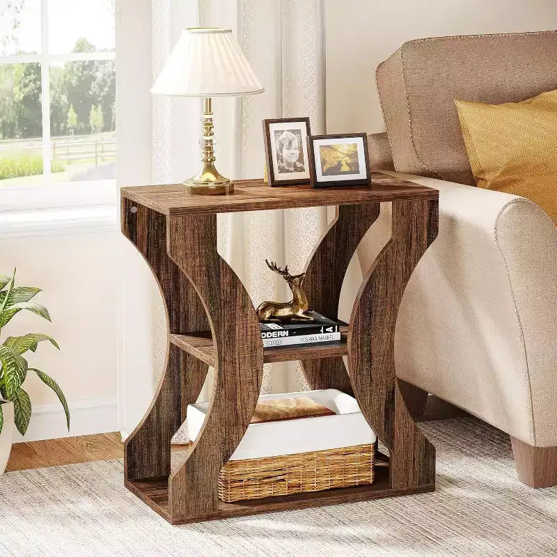 Tavolino finale Lantine 24 Farmhouse, tavolino stretto a 3 ripiani con mensole portaoggetti, comodino in legno stile industriale per soggiorno, camera da letto