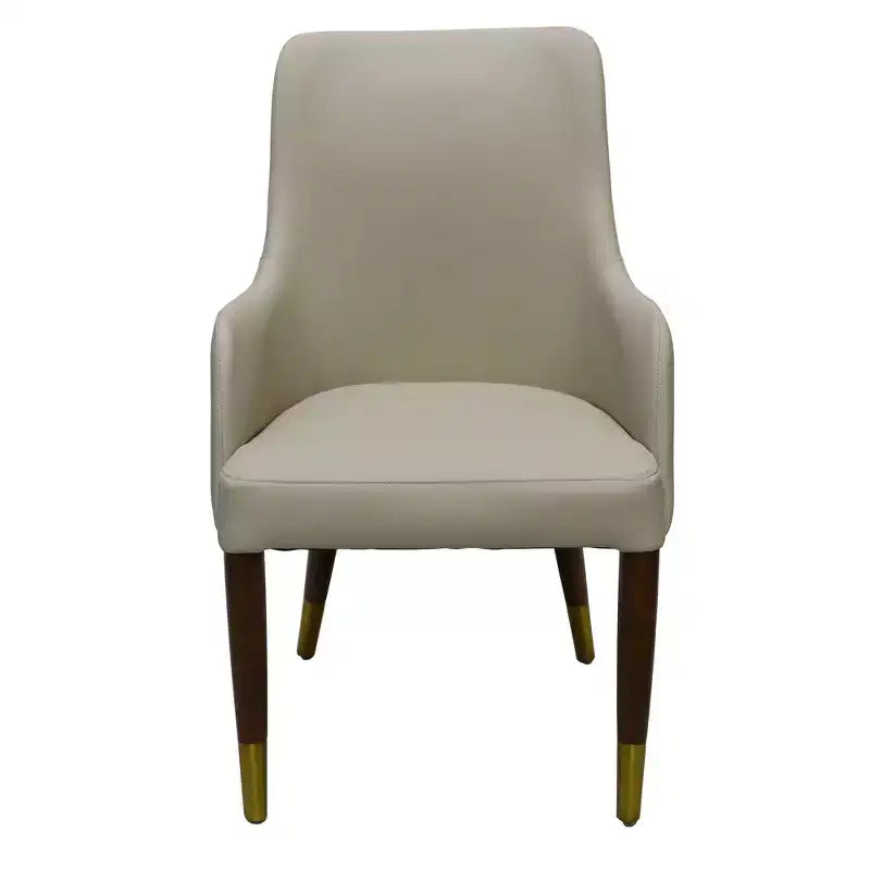 LeisureMod Viva Sedia da Pranzo con Braccioli in Pelle con Gambe in Legno con Accenti Dorati per Cucine e Case Moderne