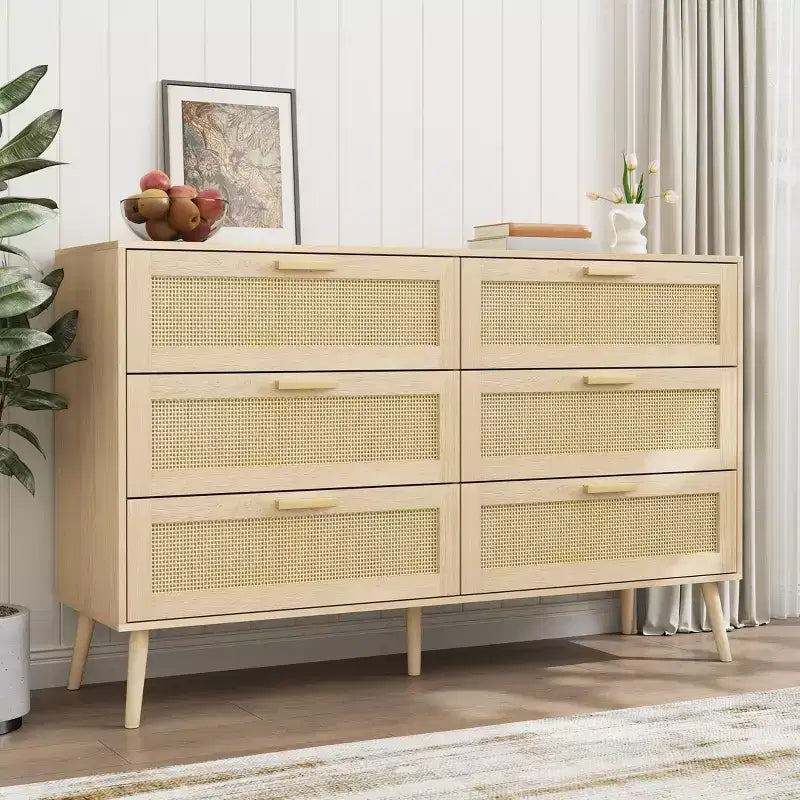 Cassettiera moderna Okak in rattan per camera da letto con 6 ampi cassetti e maniglie in legno, comò organizer per armadio contenitore per soggiorno, corridoio, ingresso