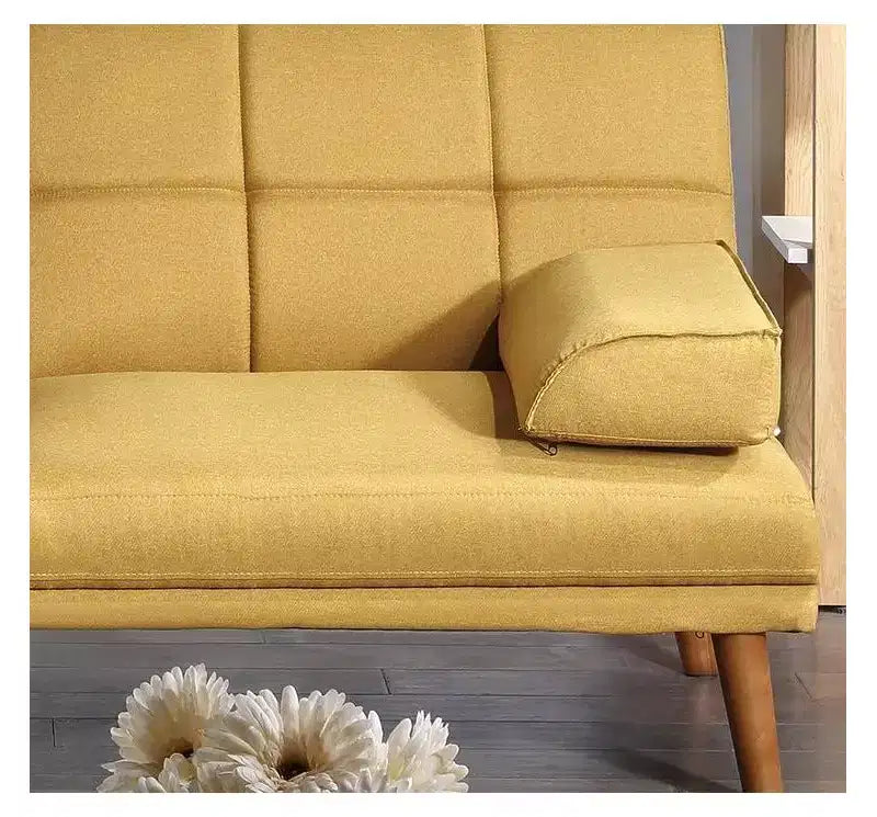 Divano a due posti Okak moderno regolabile trapuntato trasformabile in letto, divano morbido con gambe in legno per piccoli appartamenti, soggiorno