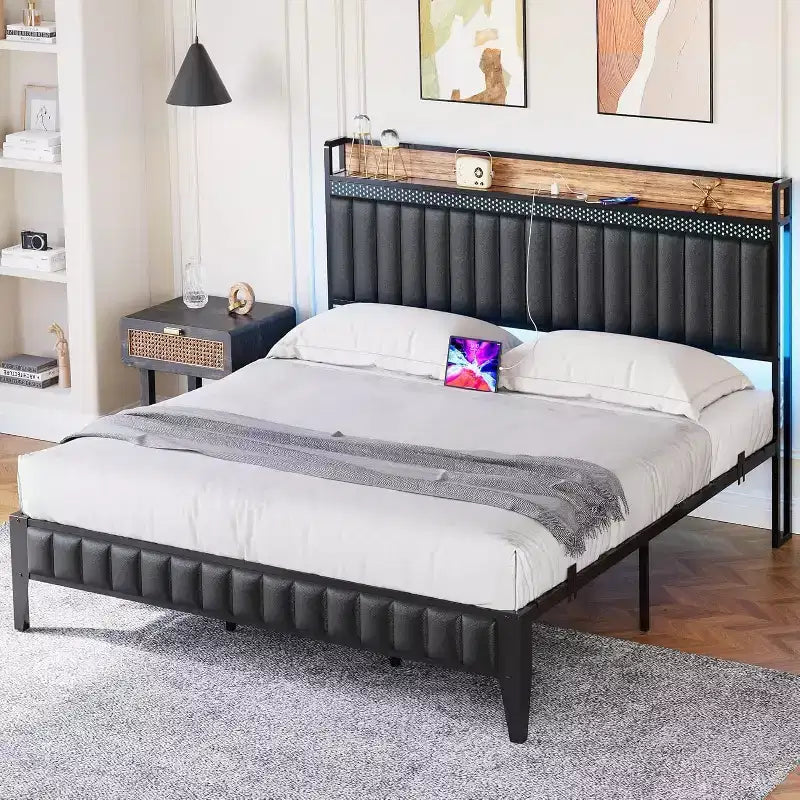 Letto Moderno XBT a 1 pezzo con LED - Testiera in PU con Stazione di Ricarica, Luci RGB e Contenitore, Telaio in Metallo senza Rete a Molle