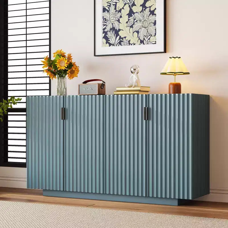 Credenza Whisen a 4 ante con ripiani regolabili