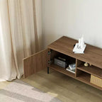 Tree city - Mobile TV in legno di sandalo dorato largo 152 cm, adatto a TV da 45-75 pollici, Consolle multimediale moderna con armadietti e ante a persiana per soggiorno