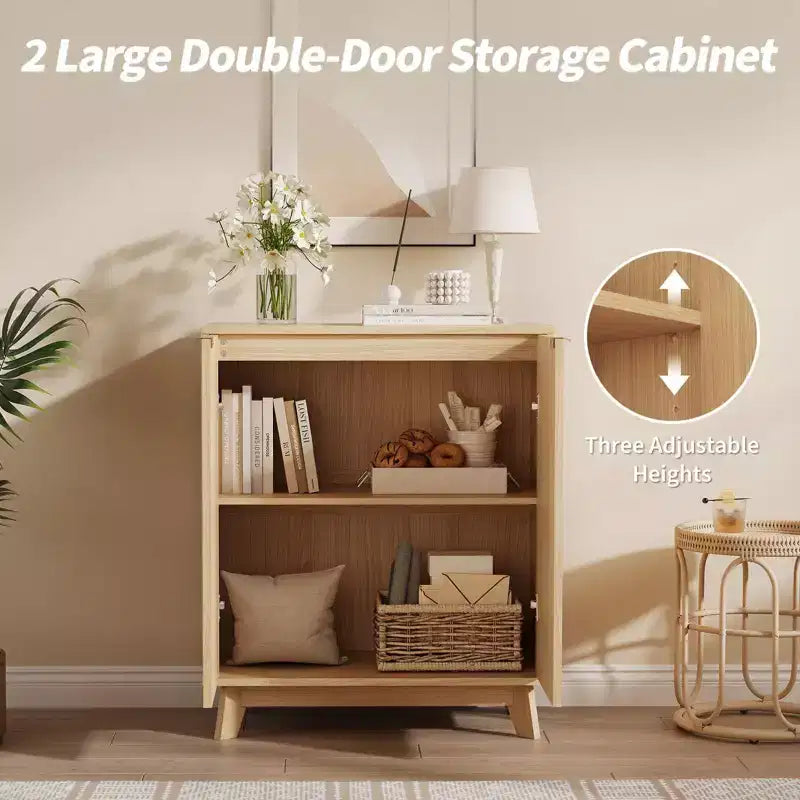 Mobile credenza a buffet scanalato con ripiani, Mobile contenitore moderno con 2 ante e ripiani regolabili Colore legno