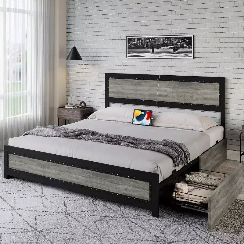 CuisinSmart Base letto con quattro cassetti portaoggetti, Letto a piattaforma con testiera e decorazione rivettata, Struttura con doghe in metallo