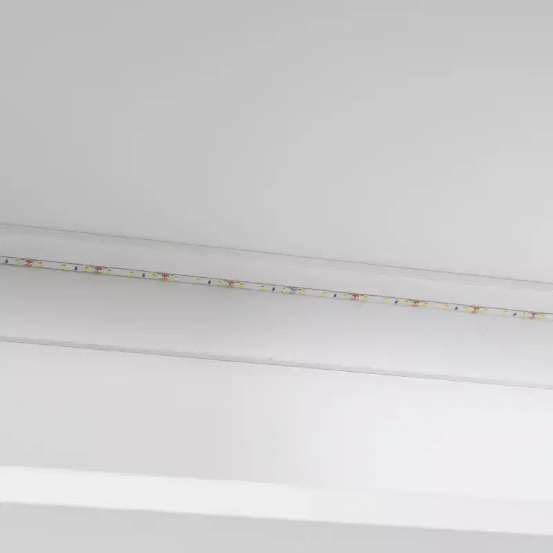 Letto a scomparsa Whisen Wood Queen Size con divano pieghevole, mensole portaoggetti integrate e luce a LED