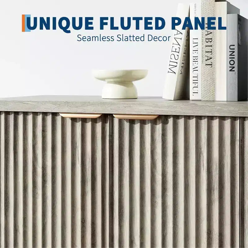 Credenza moderna in legno scanalato con 4 ante e ripiano regolabile, piano spazioso, versatile buffet e console per il caffè per la sala da pranzo