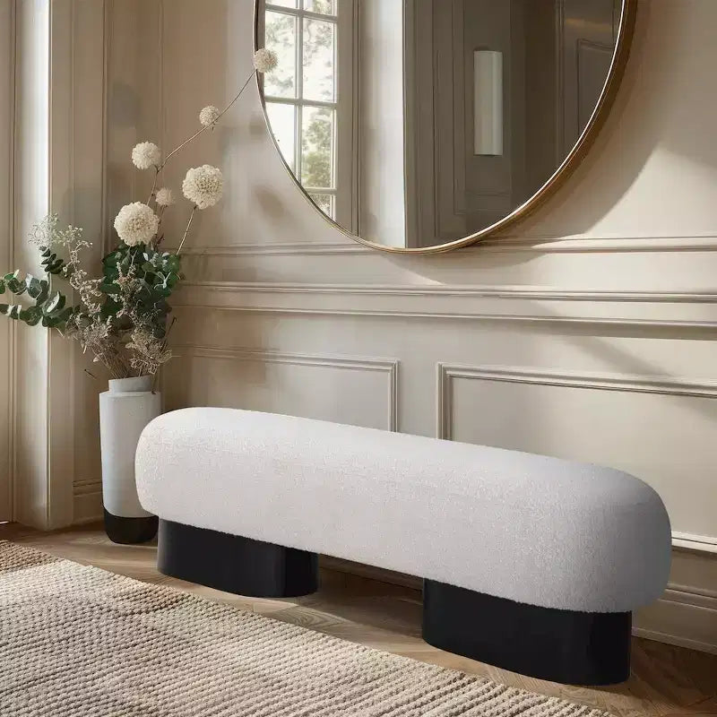 Meridian Furniture, Panca in tessuto bouclé Robertson