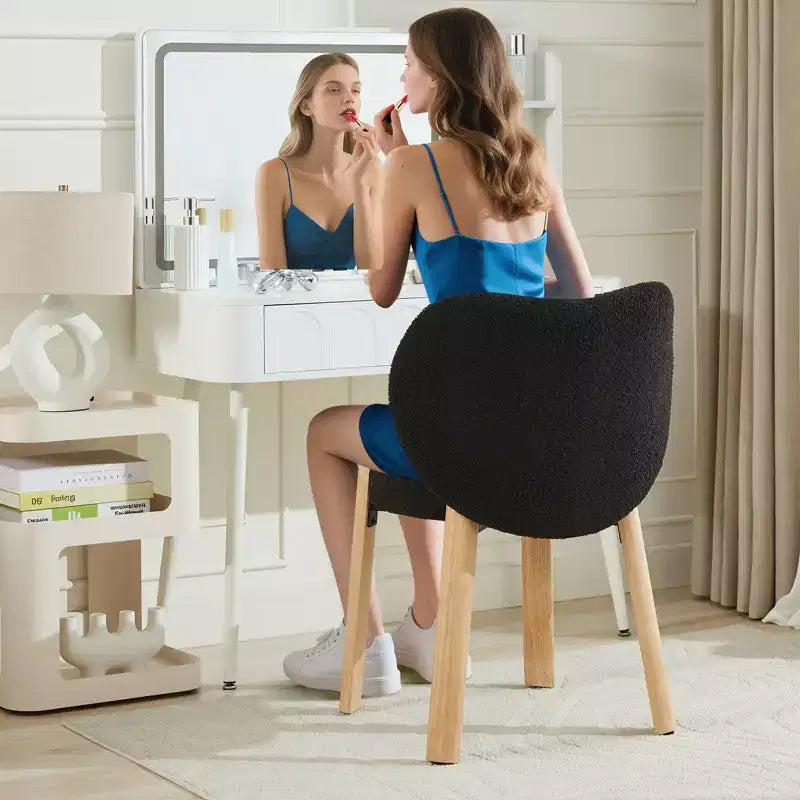Sedie da pranzo in legno con tessuto peluche Teddy, design moderno e carino, schienale curvo, struttura in legno, imbottite per cucina e soggiorno
