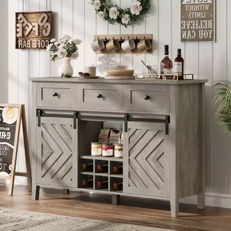 Mobile Buffet Rustico con Ante Scorrevoli in Stile Fienile, Credenza Rustica con 3 Cassetti, Porta Vino Rimovibile, Credenza in Stile Rustico con Ripiano Regolabile