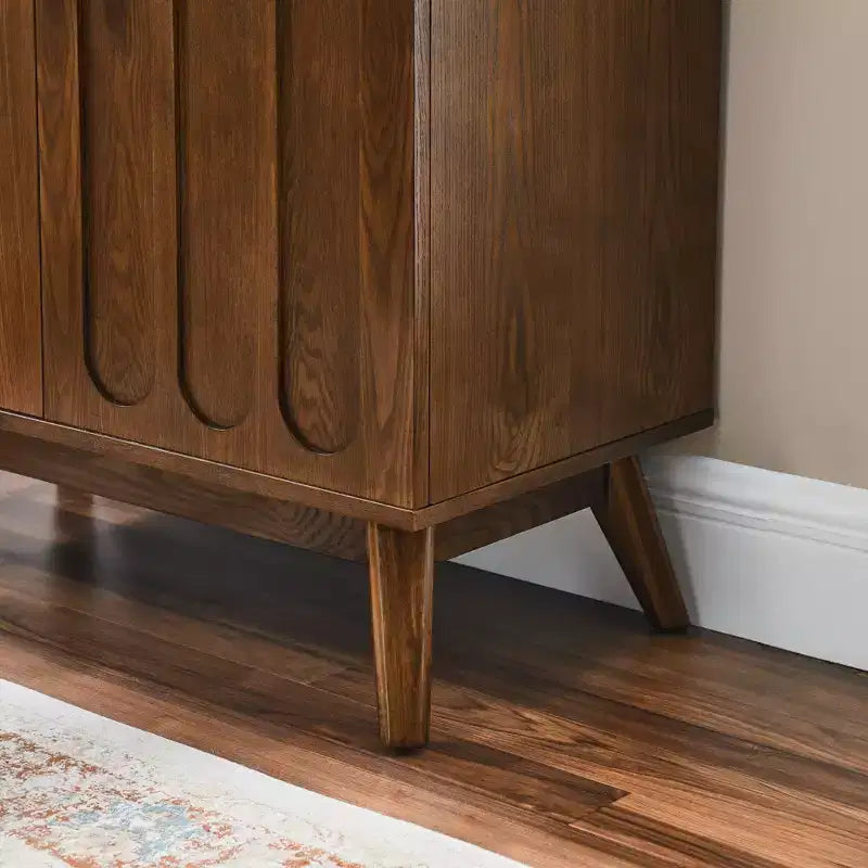 Mobile Credenza Mid-Century Modern Okak con Scanalature e Ripiani Regolabili, Credenza Bar in Legno Massello per Cucina, Sala da Pranzo/Soggiorno