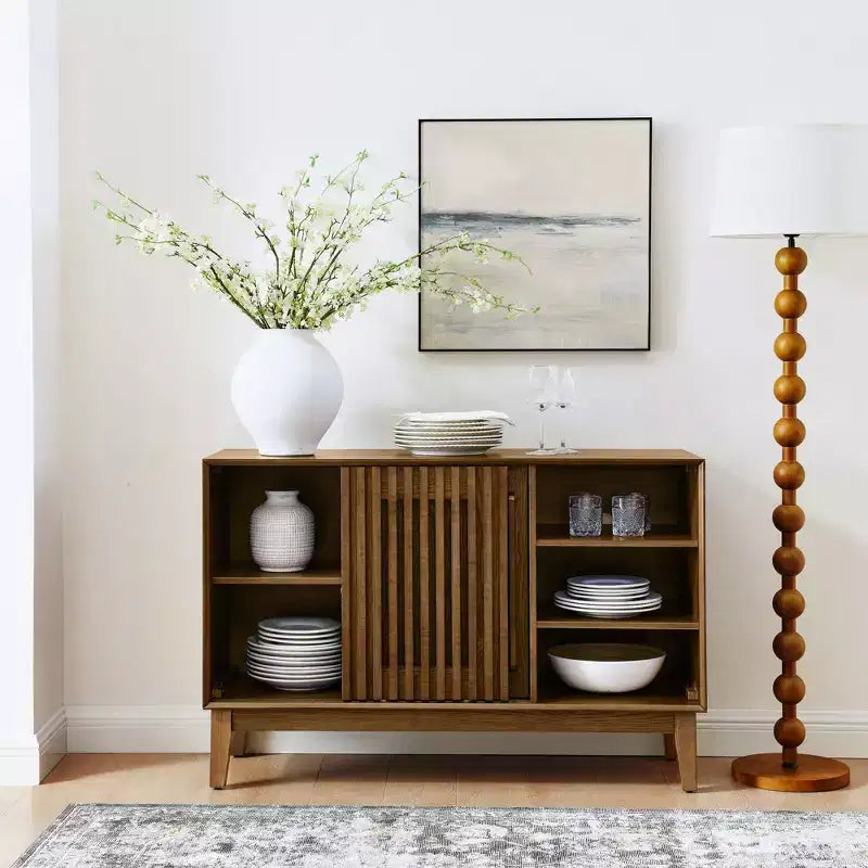Mobile Credenza Mid-Century Modern Okak con Scanalature e Ripiani Regolabili, Credenza Bar in Legno Massello per Cucina, Sala da Pranzo/Soggiorno