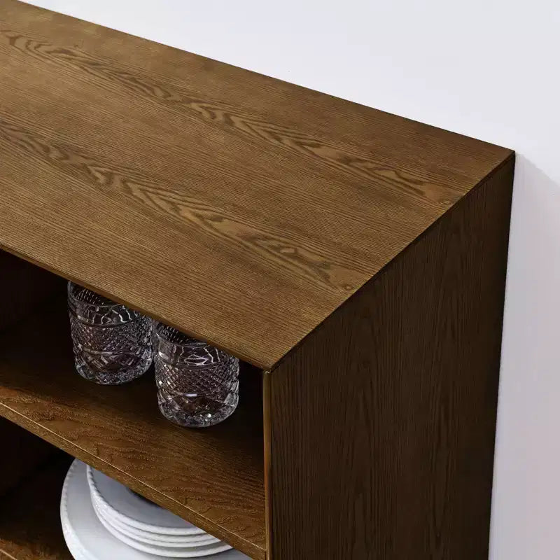 Mobile Credenza Mid-Century Modern Okak con Scanalature e Ripiani Regolabili, Credenza Bar in Legno Massello per Cucina, Sala da Pranzo/Soggiorno