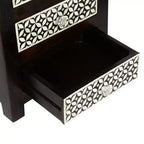 Comodino GDFStudio Kuna Boho fatto a mano in legno di mango con 3 cassetti