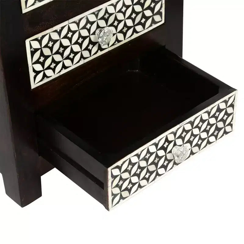 Comodino GDFStudio Kuna Boho fatto a mano in legno di mango con 3 cassetti