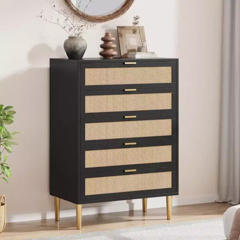 44 Comò in Rattan a 5 Cassetti - Cassettiera Boho Moderna con Dettagli Dorati per Camera da Letto e Soggiorno
