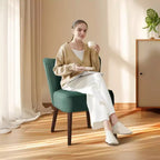 Poltrona Acekool Velvet Accent, moderna poltrona lounge con schienale alto e gambe in legno, trapuntatura verticale per soggiorno e camera da letto