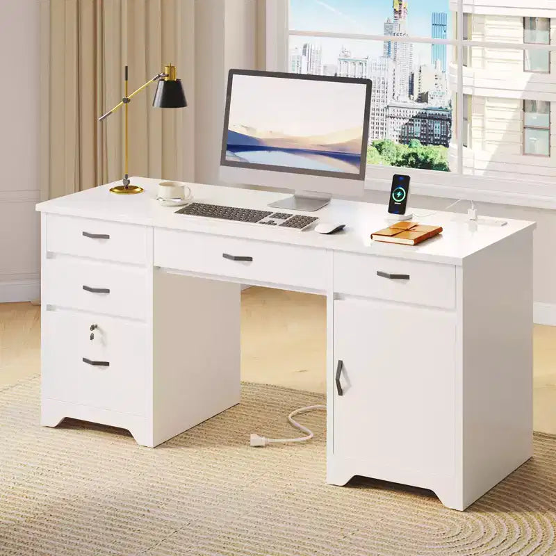 Bestier Scrivania da ufficio da 150 cm con stazione di ricarica e vassoio per tastiera, scrivania direzionale moderna per computer con cassetti e armadietti per studio e camera da letto
