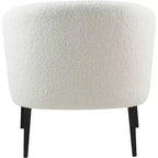 Meridian Furniture, poltrona Barlow in finta pelliccia di pecora bianca