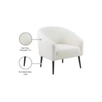 Meridian Furniture, poltrona Barlow in finta pelliccia di pecora bianca