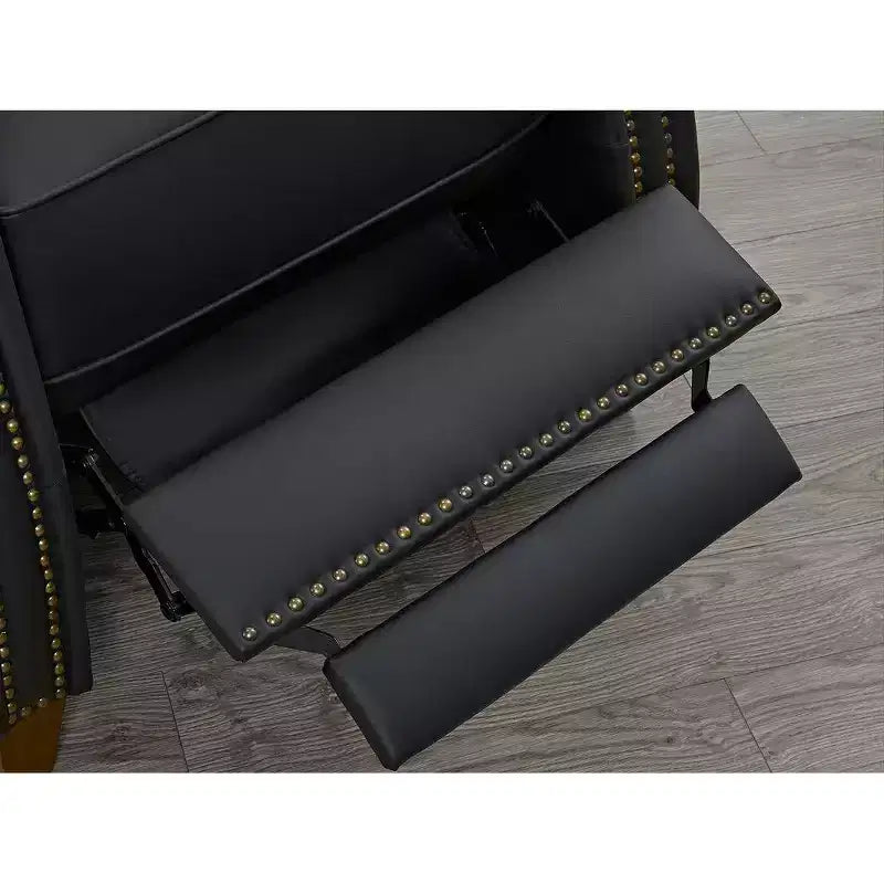Poltrona reclinabile Spruce & Spring con borchie per il soggiorno
