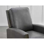 Poltrona reclinabile Spruce & Spring con borchie per il soggiorno