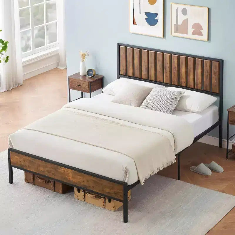 Struttura Letto in Metallo con Elegante Testiera e Pediera, Struttura Letto a Piattaforma Robusta con Spazio Contenitore Sotto il Letto, Nessuna Rete a Molle Necessaria, Colore Retrò