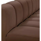 Meridian Furniture, divano modulare Arc in pelle vegana marrone