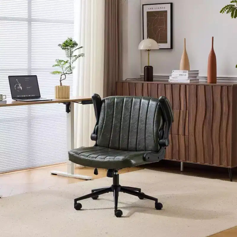 Karl Home | Poltrona girevole in pelle oleata con braccioli ribaltabili