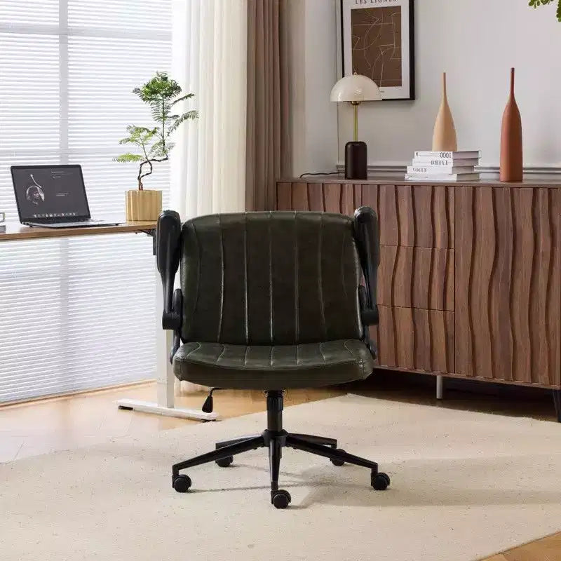 Karl Home | Poltrona girevole in pelle oleata con braccioli ribaltabili