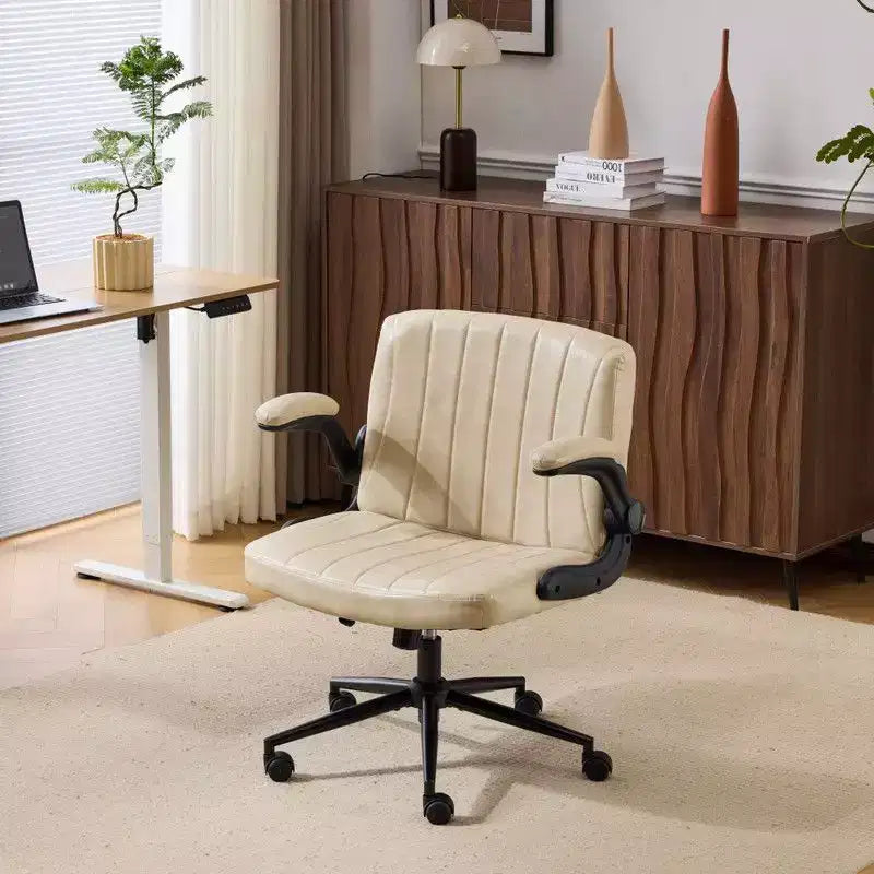 Karl Home | Poltrona girevole in pelle oleata con braccioli ribaltabili