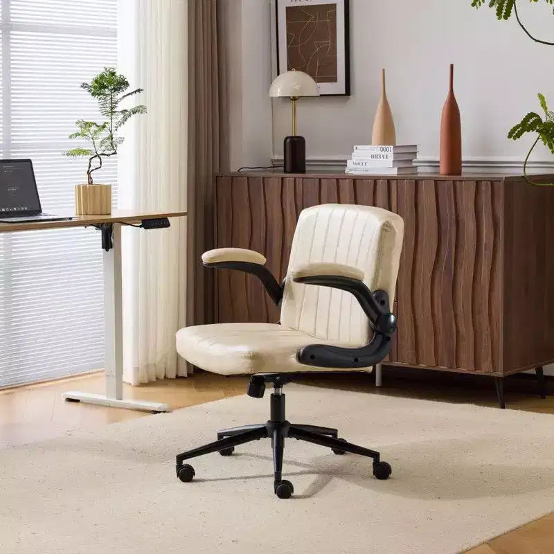 Karl Home | Poltrona girevole in pelle oleata con braccioli ribaltabili
