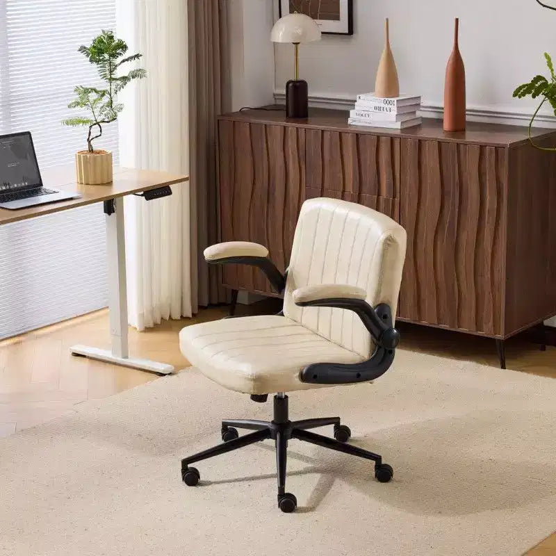Karl Home | Poltrona girevole in pelle oleata con braccioli ribaltabili