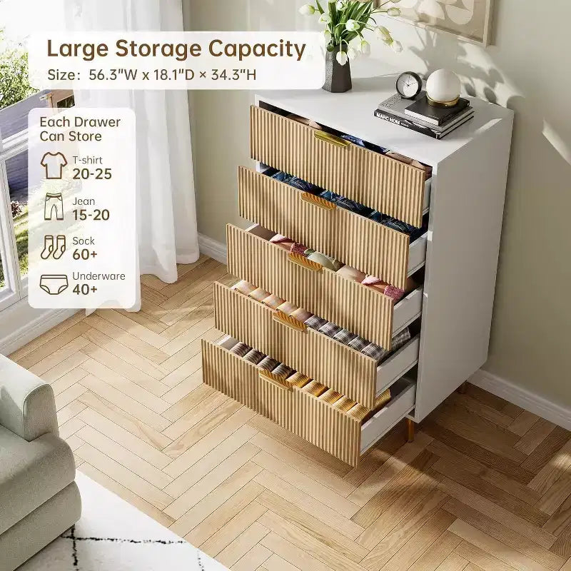 COZONY Cassettiera a 5 cassetti – Mobile alto moderno da 48 pollici con maniglie in metallo dorato, pannelli in legno scanalato, dispositivo antiribaltamento per camera da letto, soggiorno, corridoio