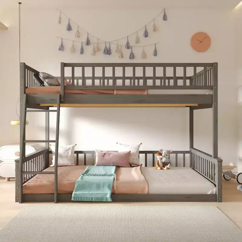 Letto a castello intero Okak in legno, letti a castello per bambini con scala e sponde di sicurezza, letti a castello gemelli per bambini, adolescenti