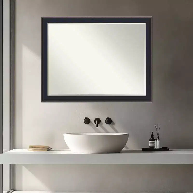 Specchio da parete per bagno Amanti Art Havana Black Bronze Petite Bevel 26,5 x 20,5 pollici