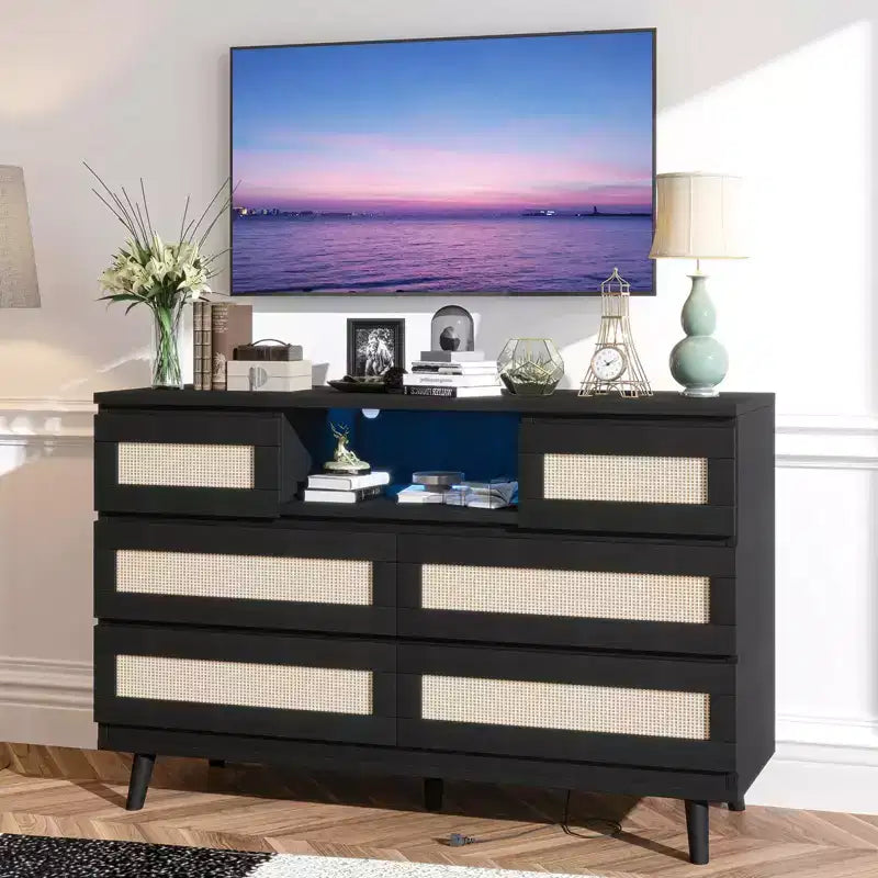 Cassettiera in Rattan a 6 Cassetti per Camera da Letto, Cassettiera Moderna in Legno con Prese di Corrente, Cassettiera in Rattan Larga 120 cm con Luce a LED, Porta TV