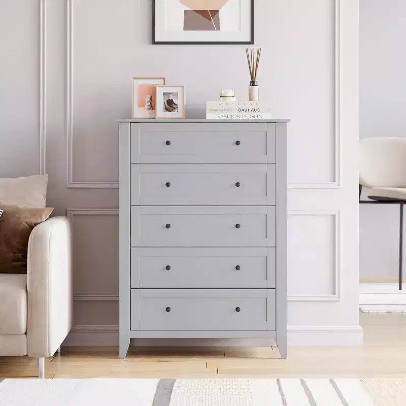 Cassettiera a 5 cassetti per camera da letto, cassettiera alta in legno stile rustico per vestiti, grande organizer con maniglie dorate e cassetti profondi