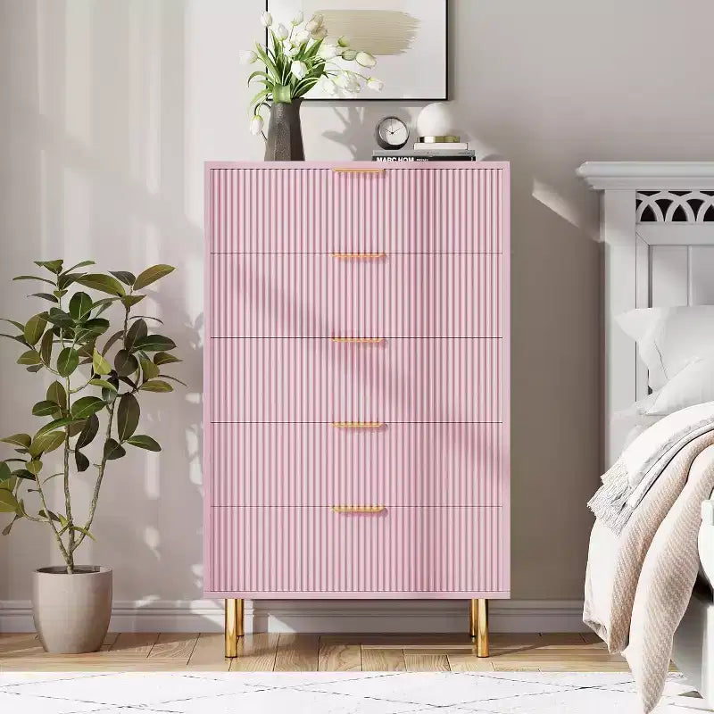 Comò a 5 cassetti, mobile contenitore in legno con maniglie dorate, comò dal design moderno per camera da letto, soggiorno