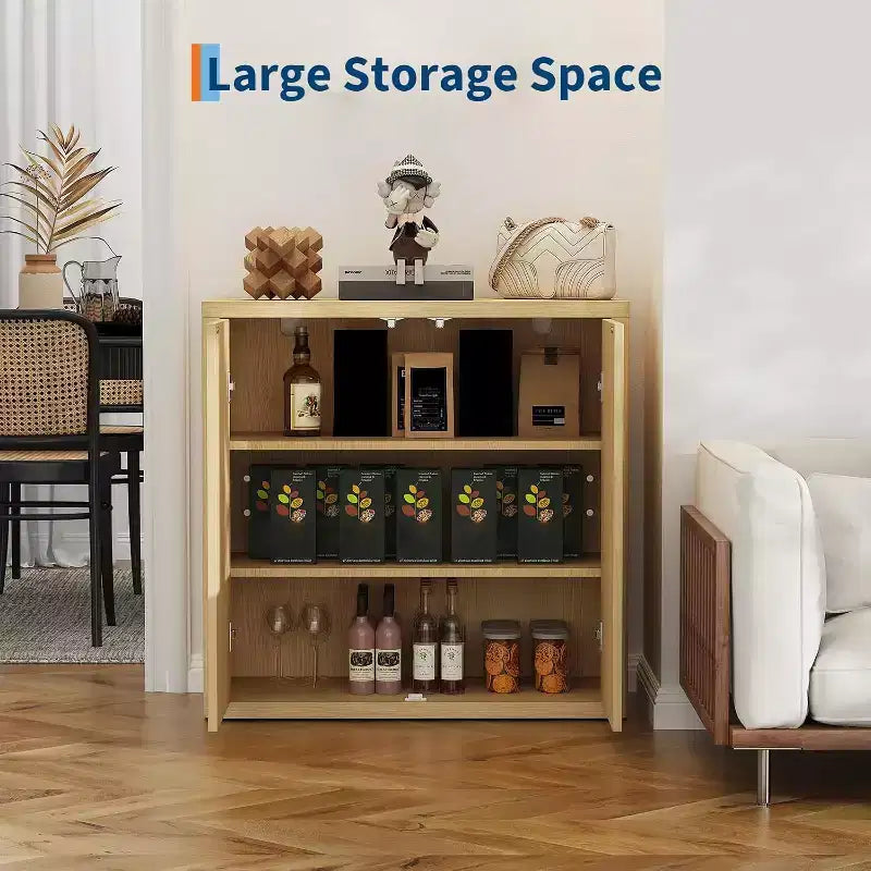 Credenza a 2 livelli con ante doppie scanalate, Madia moderna con ripiani regolabili per riporre oggetti in sala da pranzo e risparmiare spazio, Naturale