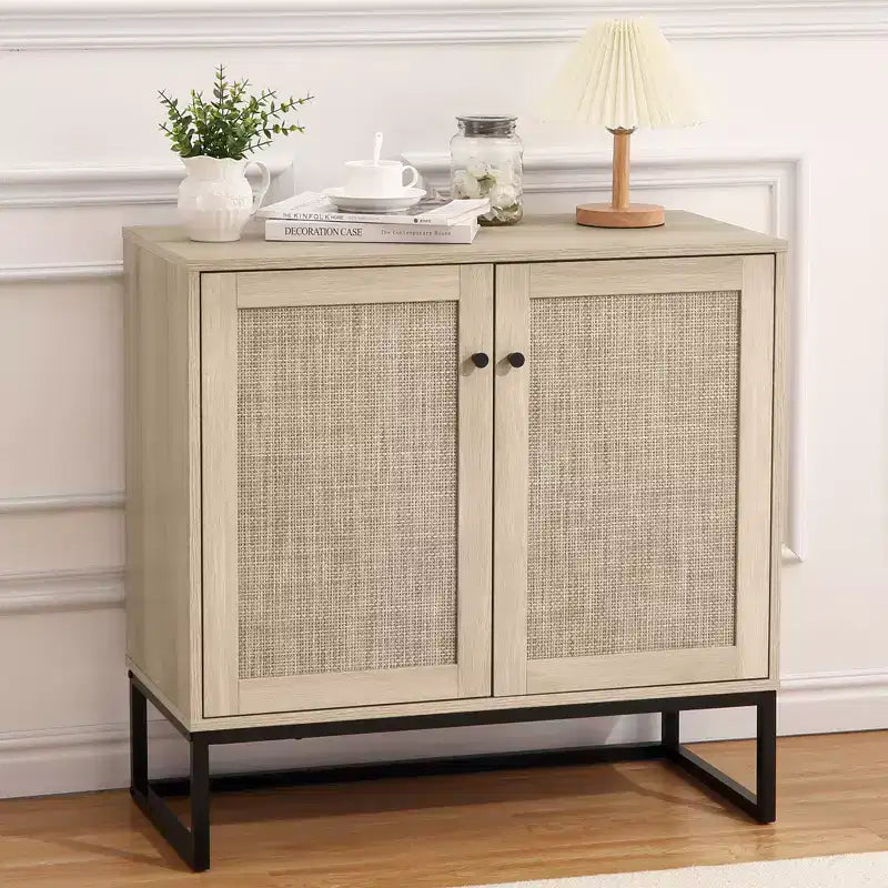 Mobile Contenitore in Rattan, Credenza da Cucina, Mobile da Ingresso, Mobile TV, Con Ripiani Regolabili, Maniglie in Metallo per Soggiorno, Colore Rovere + Nero