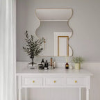 Okak 30X35IN Specchio da bagno a forma di onda moderna, specchio da parete con cornice in metallo, specchio da trucco per bagno, soggiorno, camera da letto