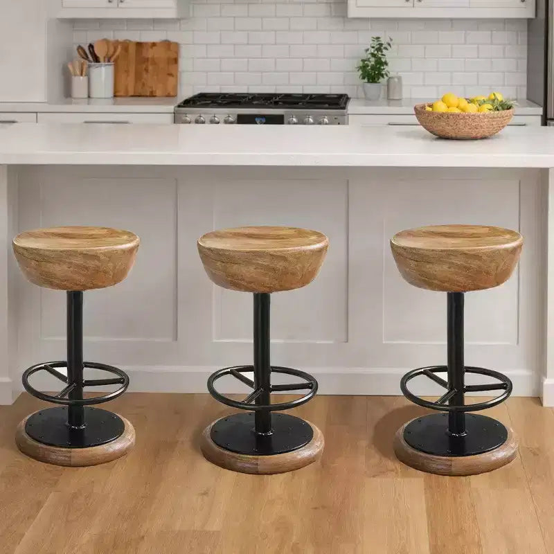 Sgabello da bancone girevole Royal Hampton Rustic Charm, 24 pollici, sedile rotondo in legno di mango marrone lavorato a mano, base in ferro nero con poggiapiedi