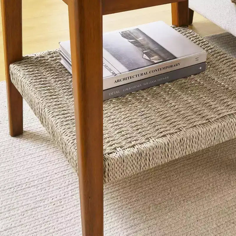 Tavolino Homy Casa in legno con ripiano intrecciato, finitura noce